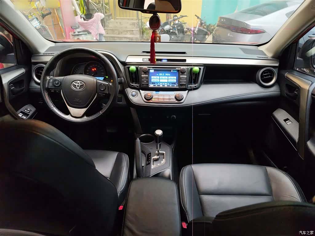 Toyota RAV4, 2014 13