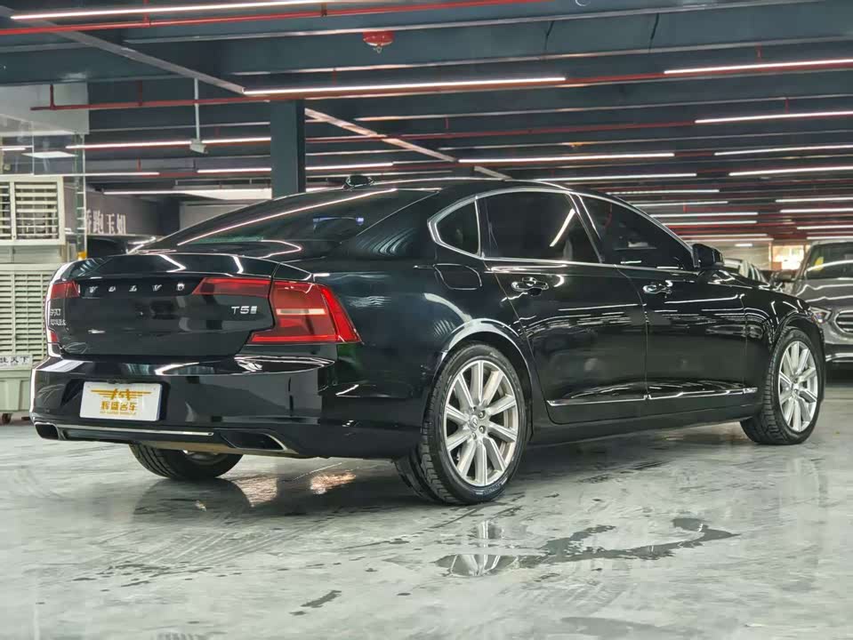 Volvo S90