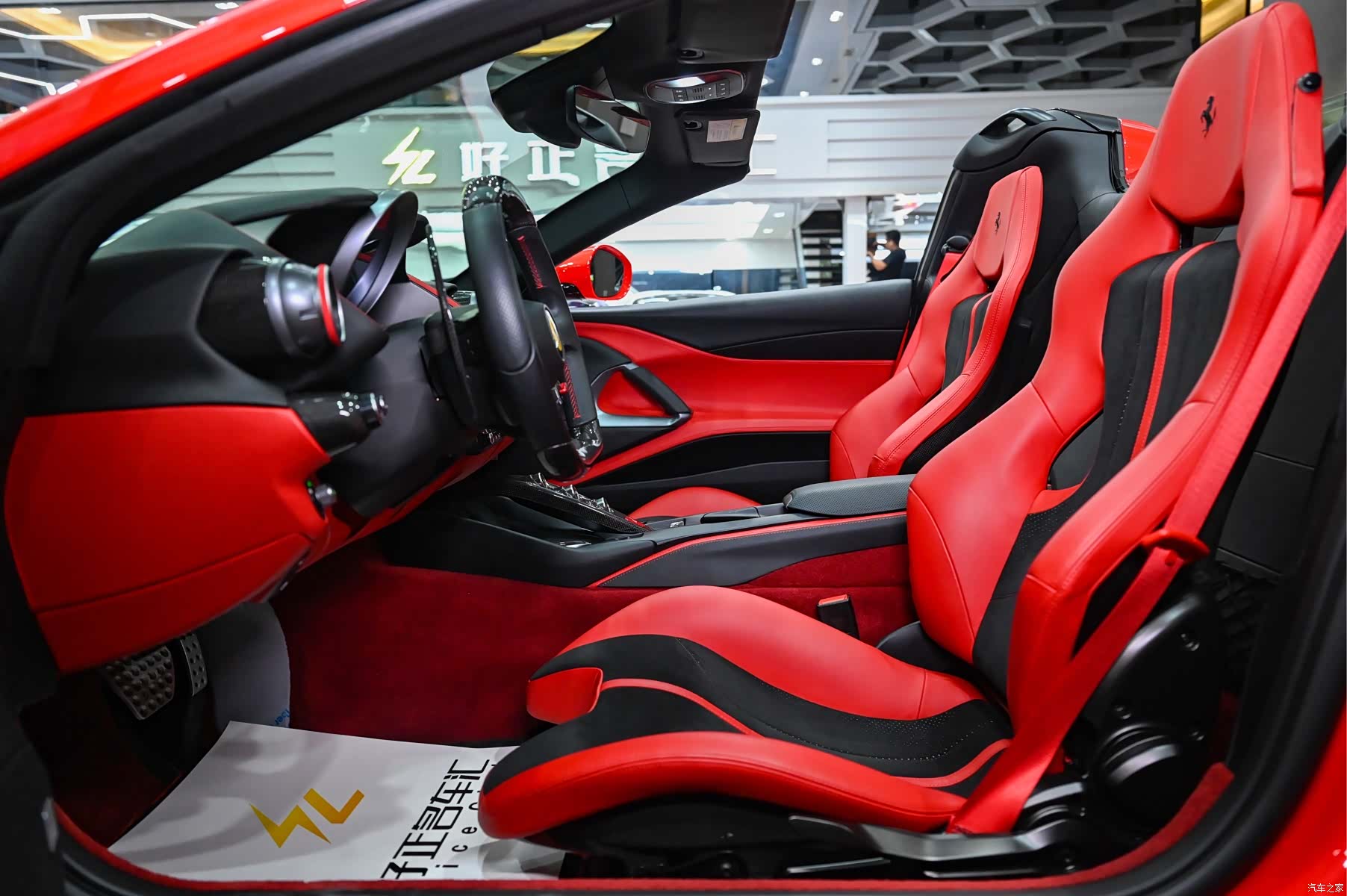 Ferrari 812, 2022 8