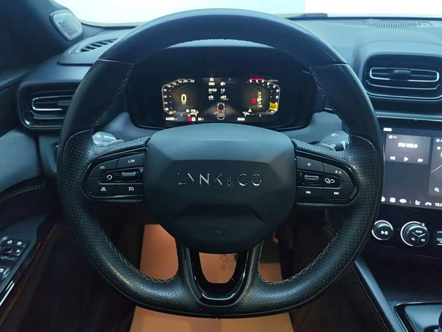 Lynk & Co 03 Lynk & Co 03