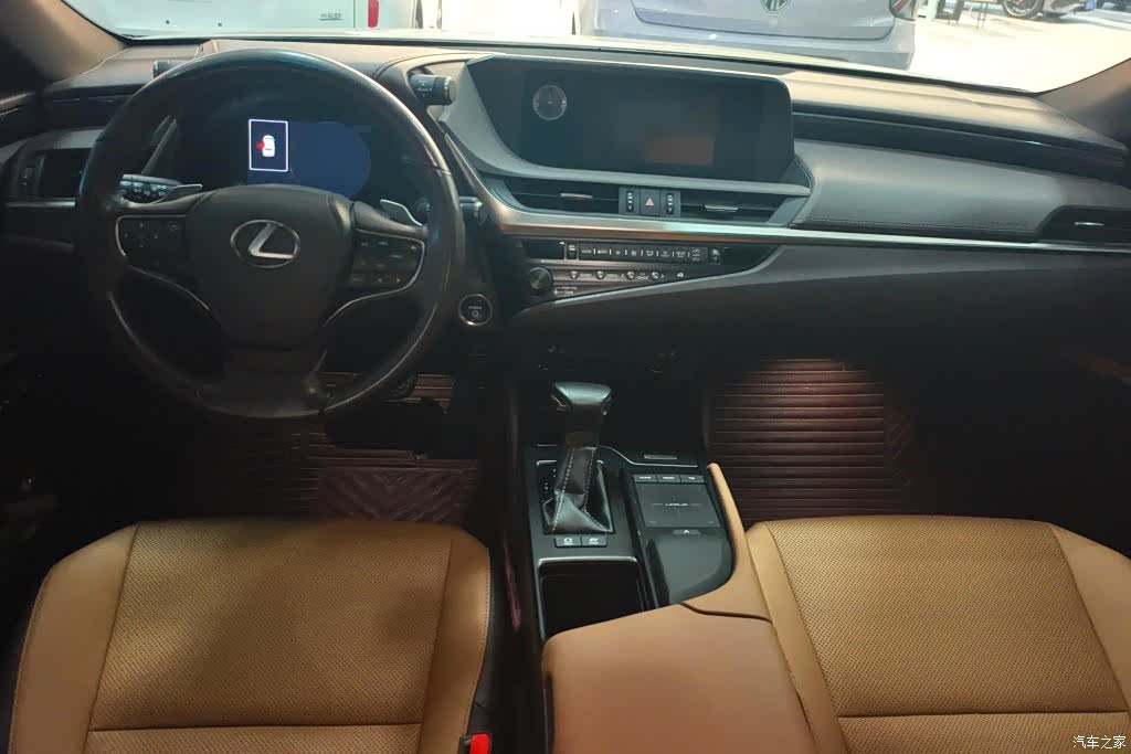 Lexus ES, 2019 12