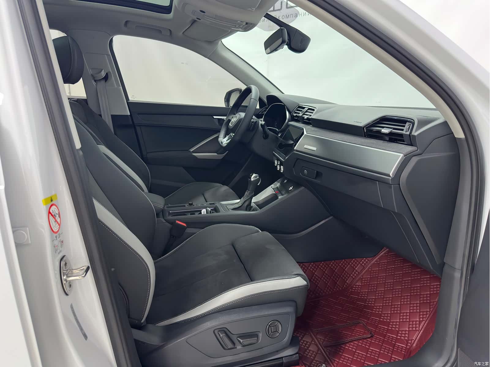 Audi Q3, 2022 11