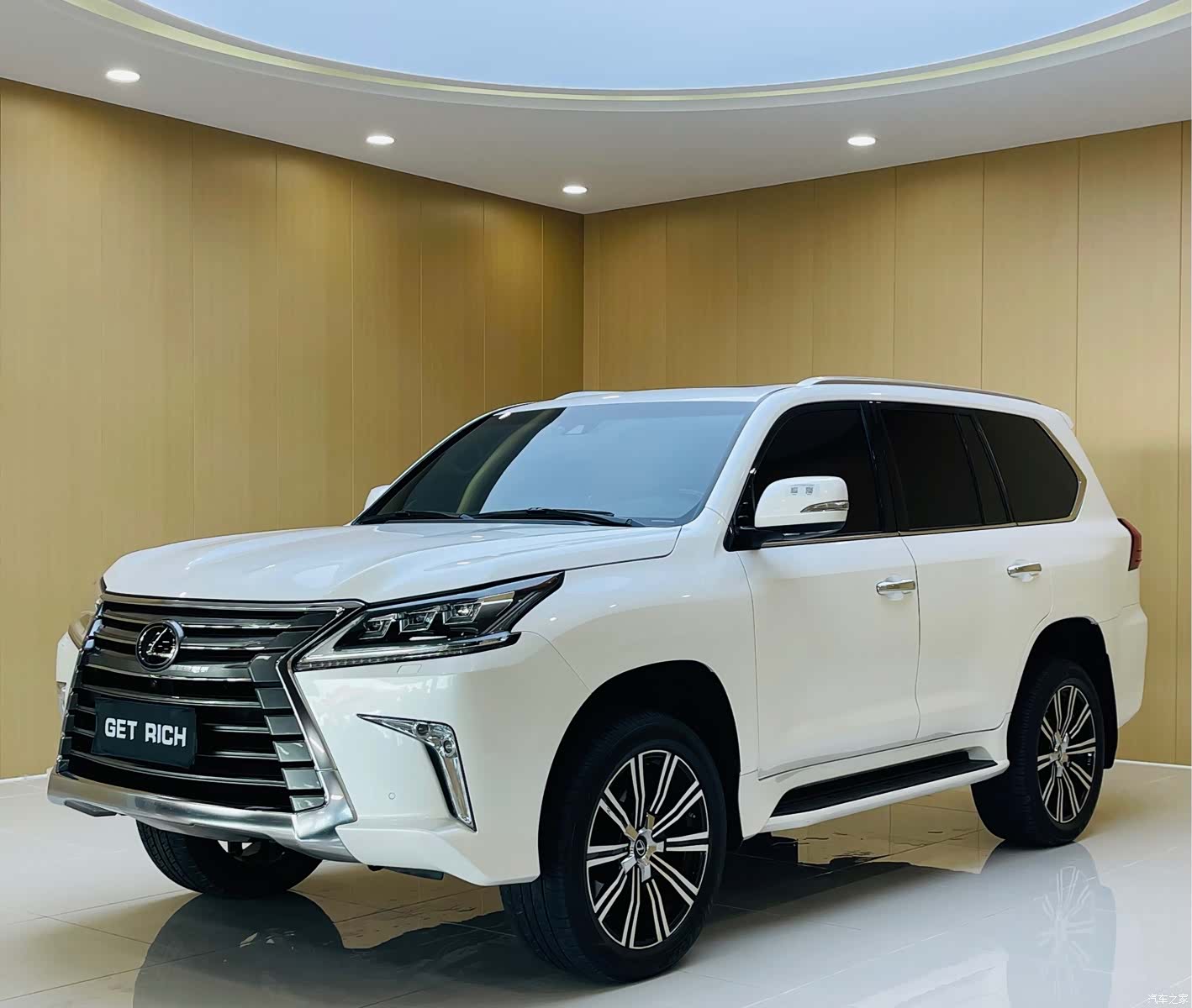 Lexus LX, 2020 1