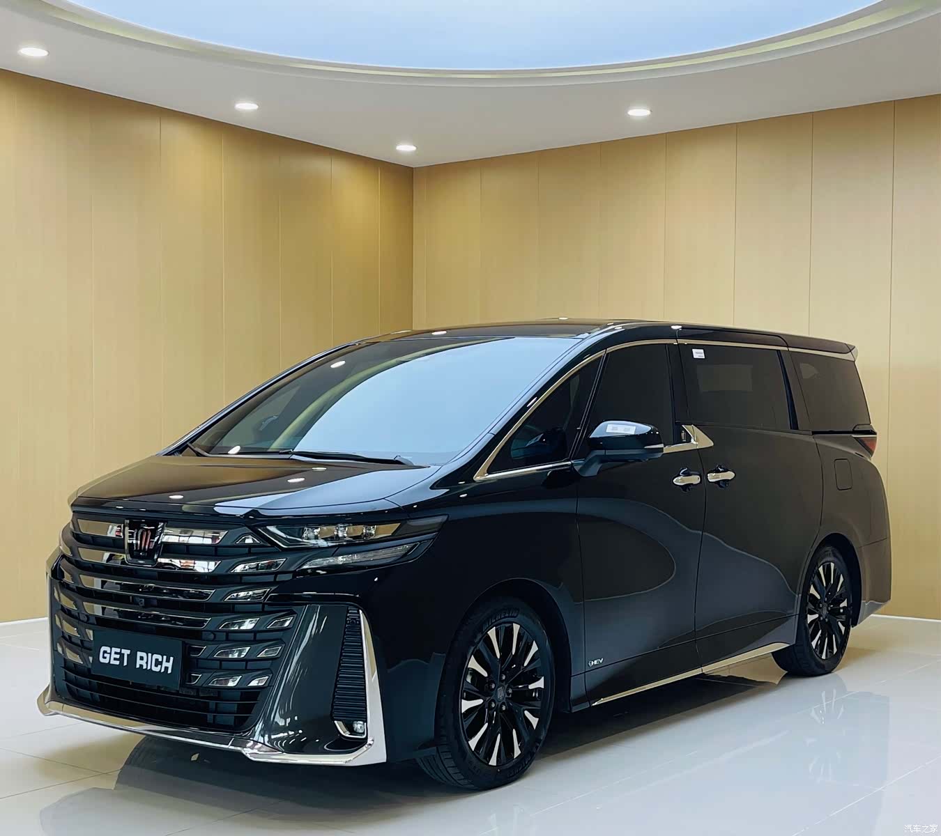Toyota Vellfire, 2024 1
