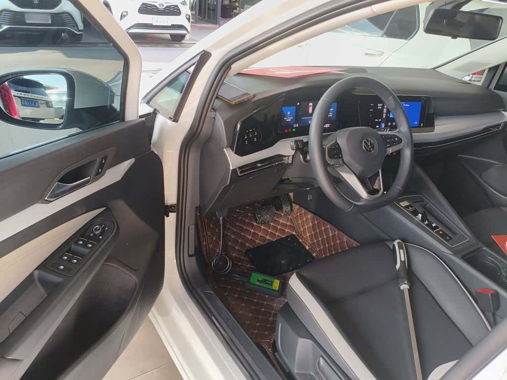 Volkswagen Golf, 2023 16