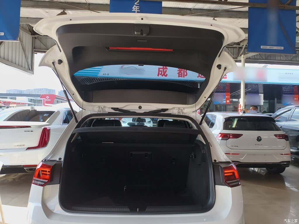 Volkswagen Golf, 2023 19