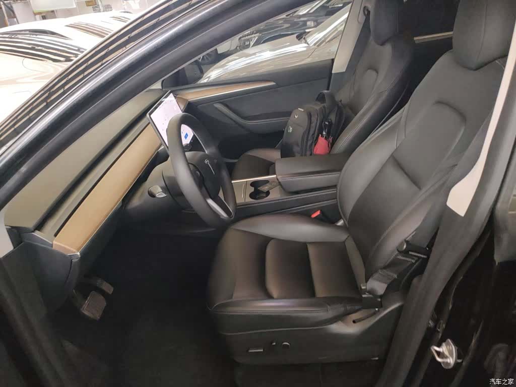Tesla Model Y, 2021 11