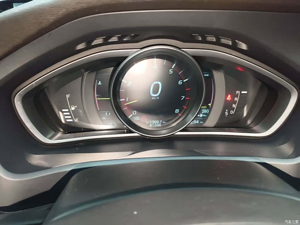Volvo V40, 2014 8