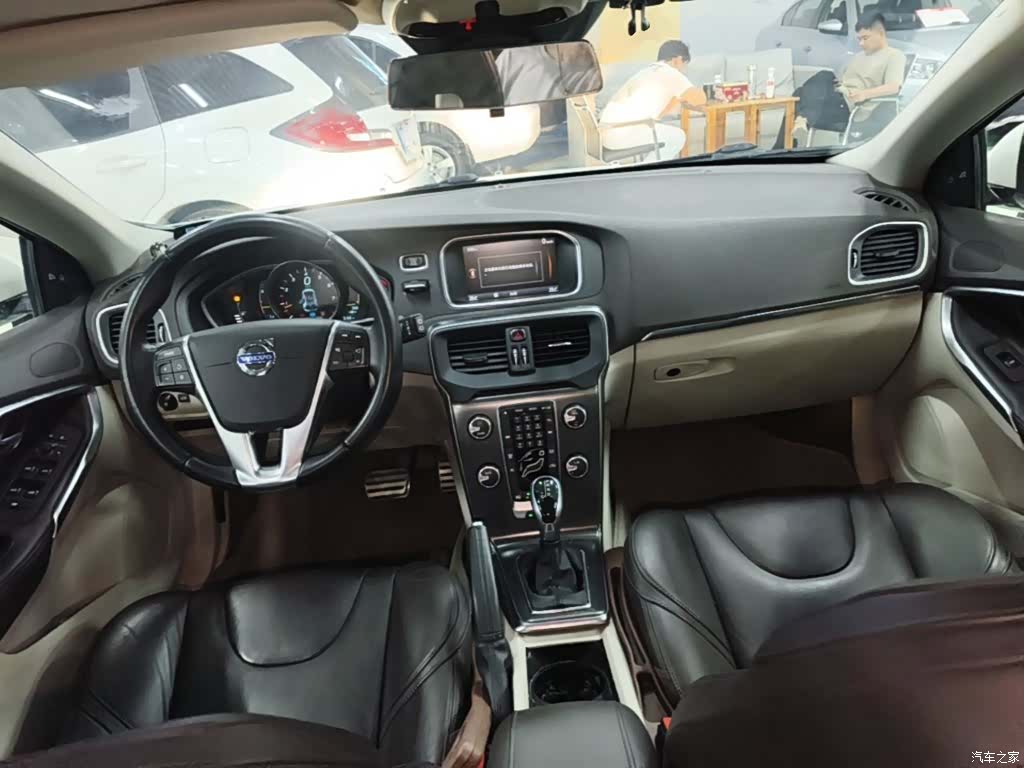 Volvo V40, 2014 6