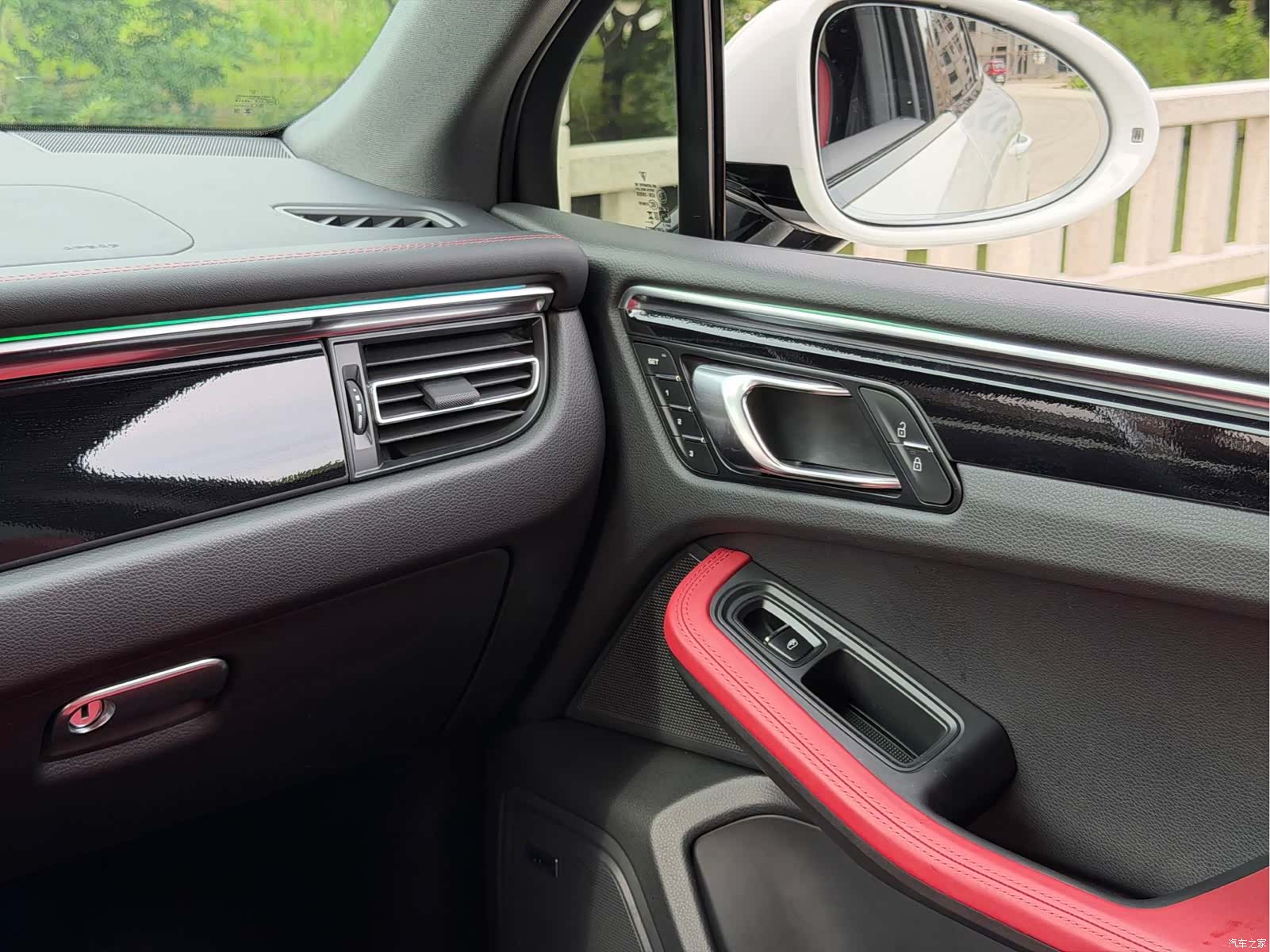 Porsche Macan, 2024 9