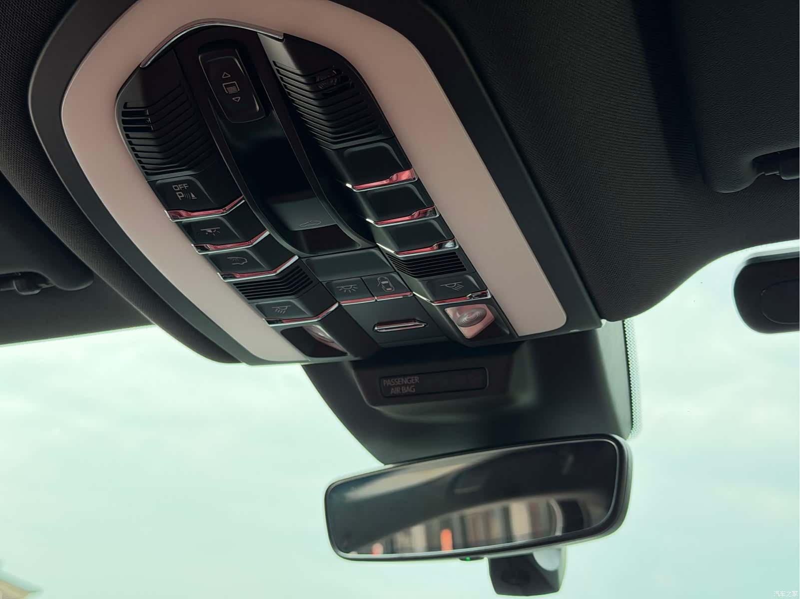 Porsche Macan, 2024 10