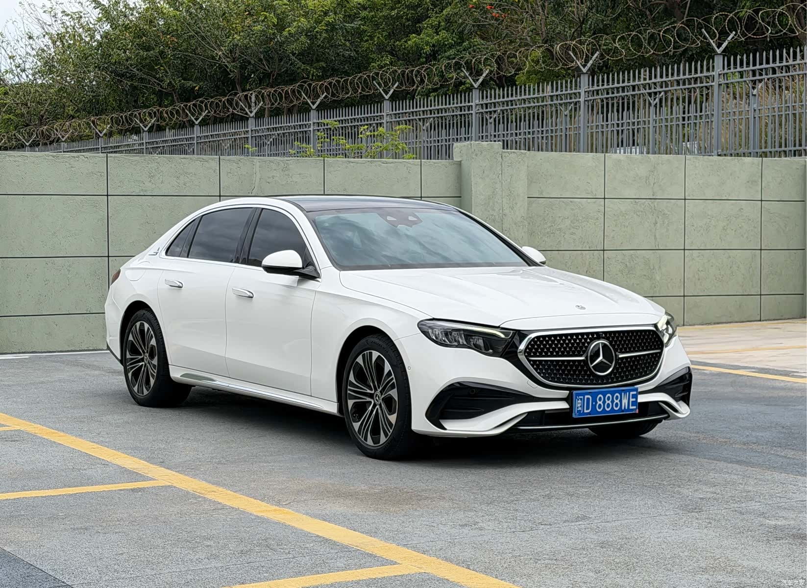 Mercedes-Benz E-Class, 2024 1