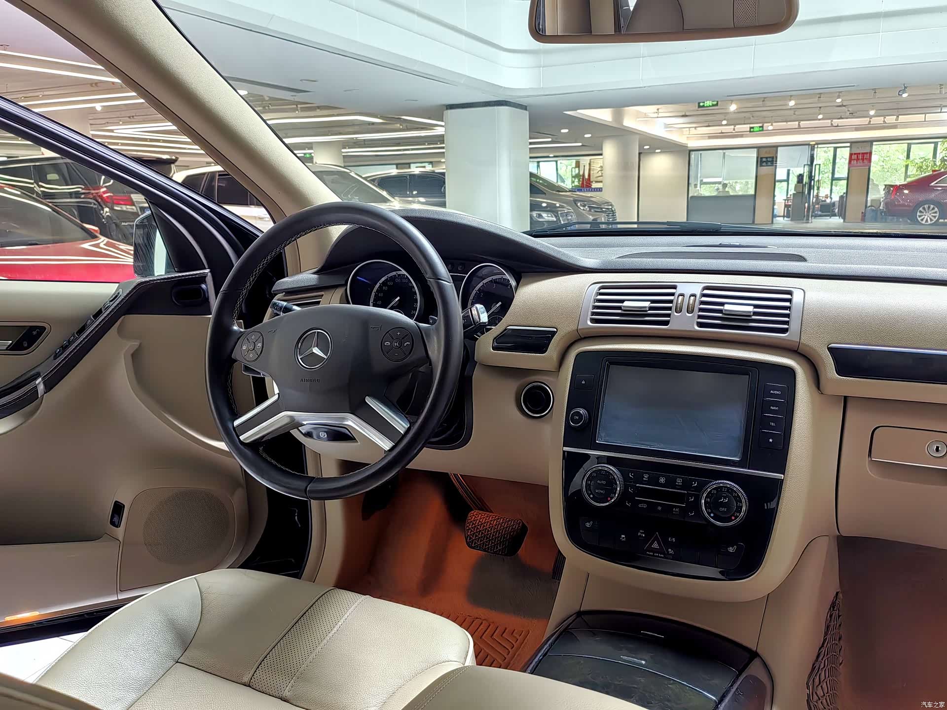 Mercedes-Benz R-Class, 2016 11