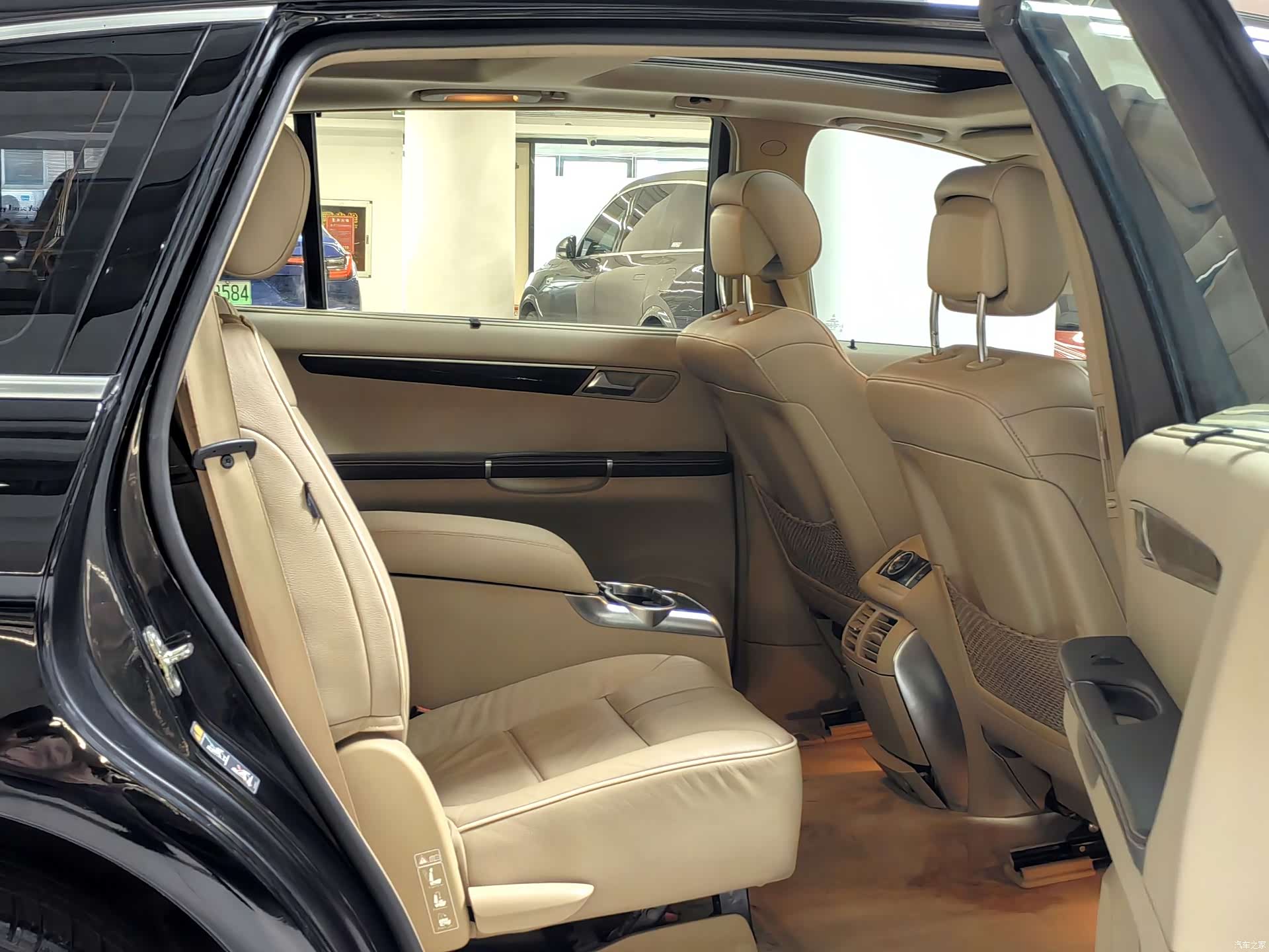 Mercedes-Benz R-Class, 2016 6