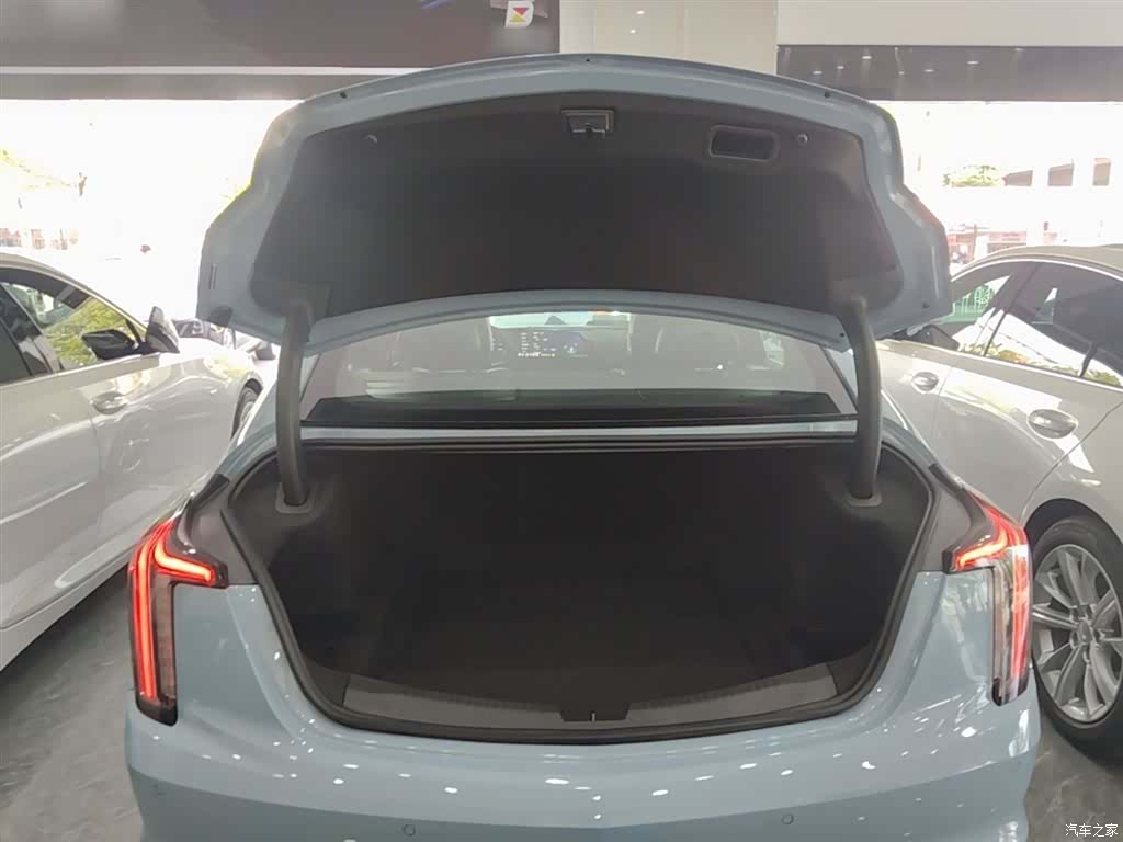 Cadillac CT5, 2025 19