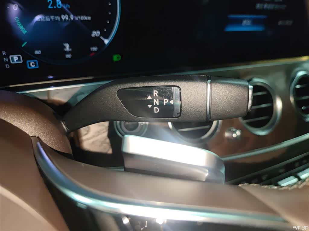 Mercedes-Benz E-Class, 2022 14
