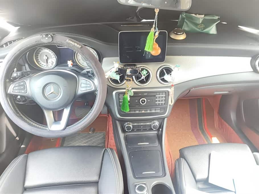 Mercedes-Benz GLA Mercedes-Benz GLA