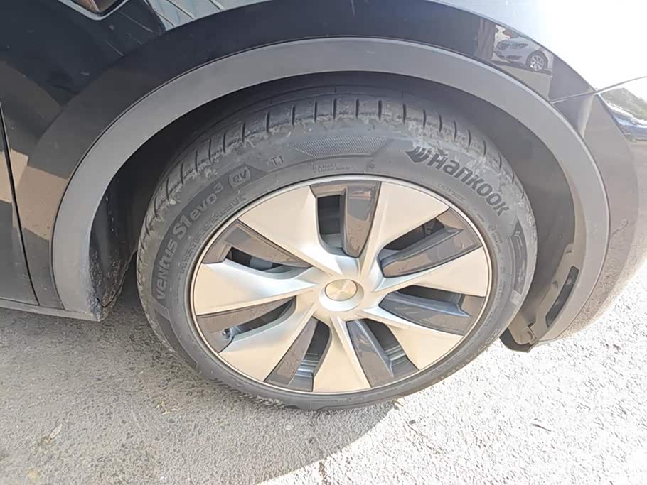 Tesla Model Y Tesla Model Y