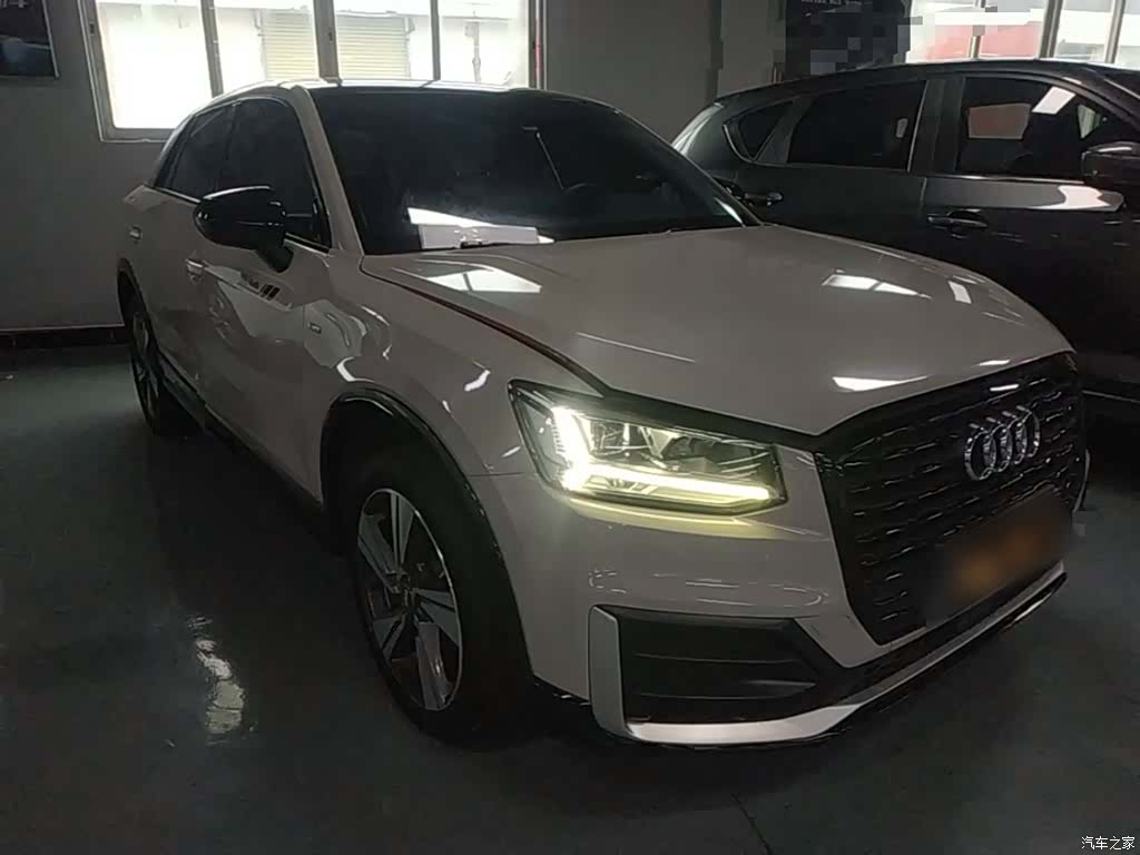 Audi Q2L, 2019 4
