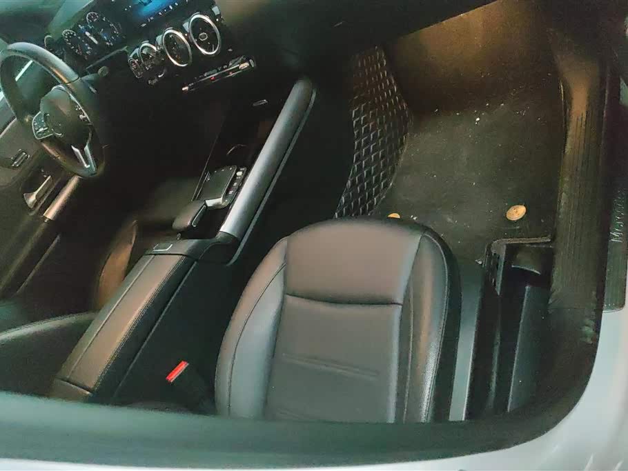 Mercedes-Benz GLA Mercedes-Benz GLA