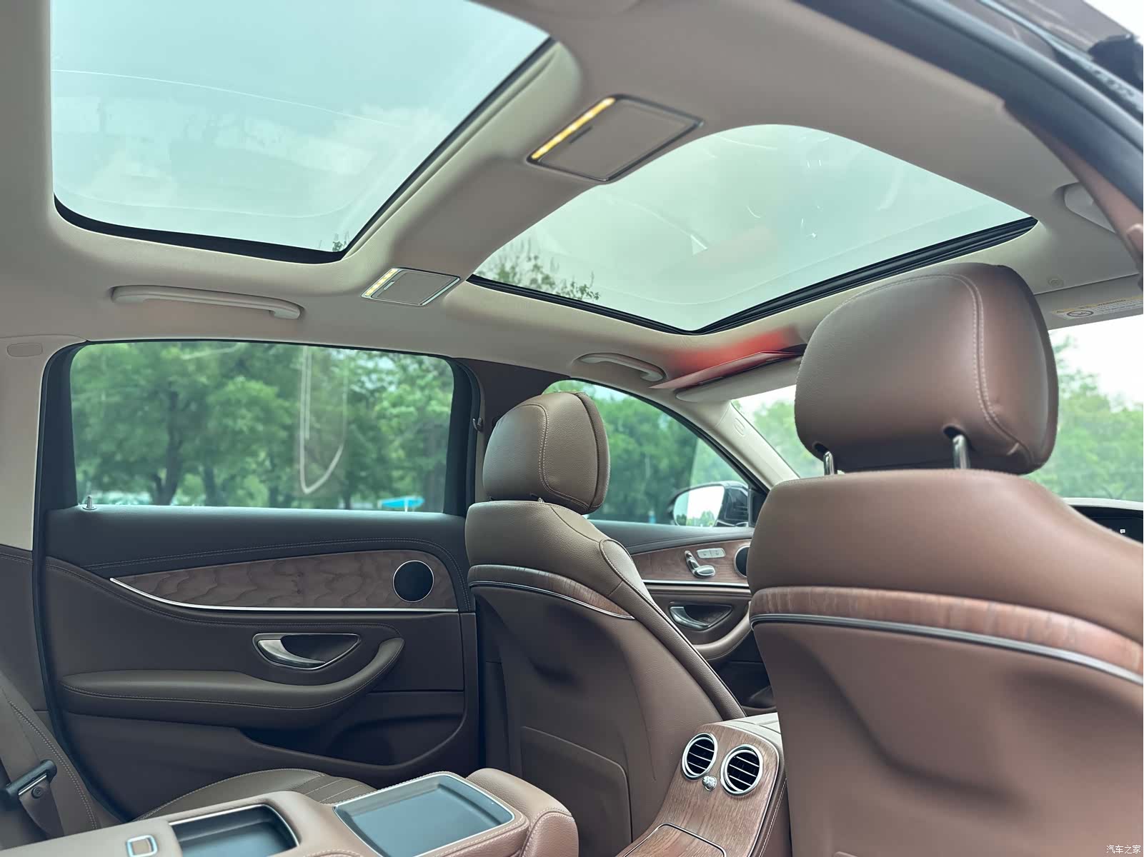 Mercedes-Benz E-Class, 2022 31