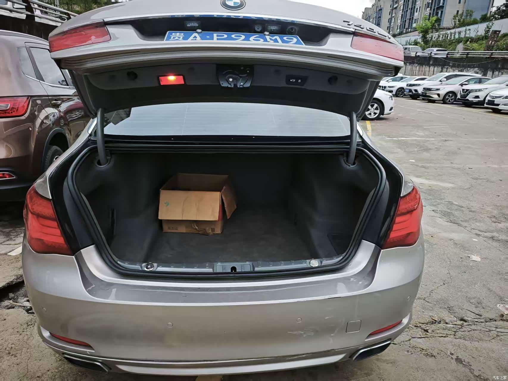 BMW 7 Series, 2013 16