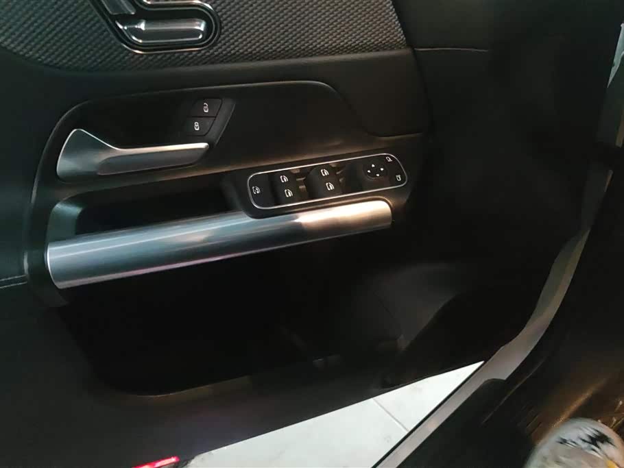 Mercedes-Benz GLA Mercedes-Benz GLA