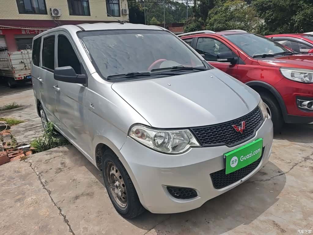 Wuling Hongguang, 2014 4