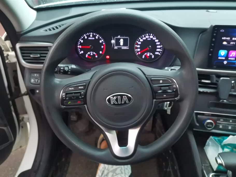 Kia K5 Kia K5