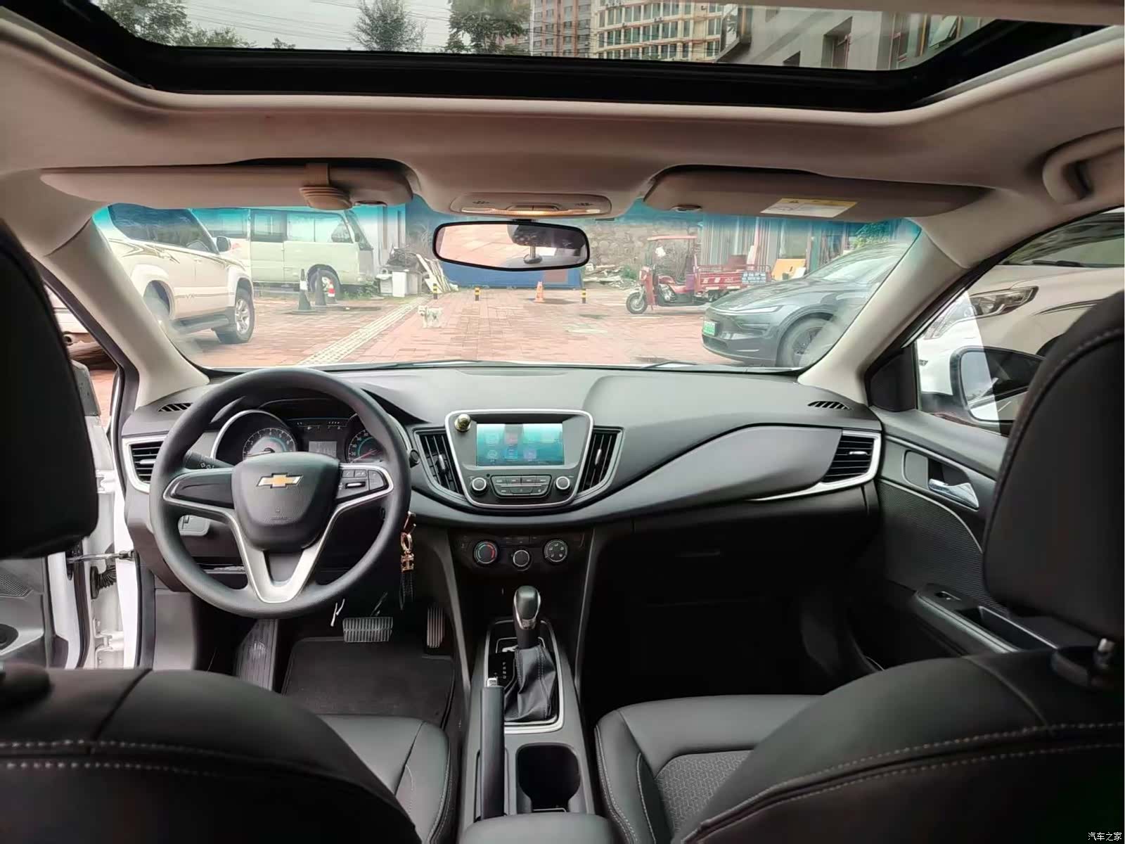 Chevrolet 320, 2018 все фото
