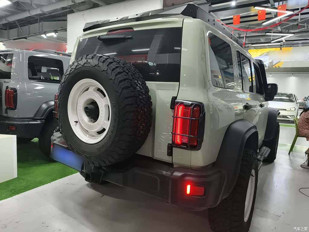 Tank 300, 2023 9