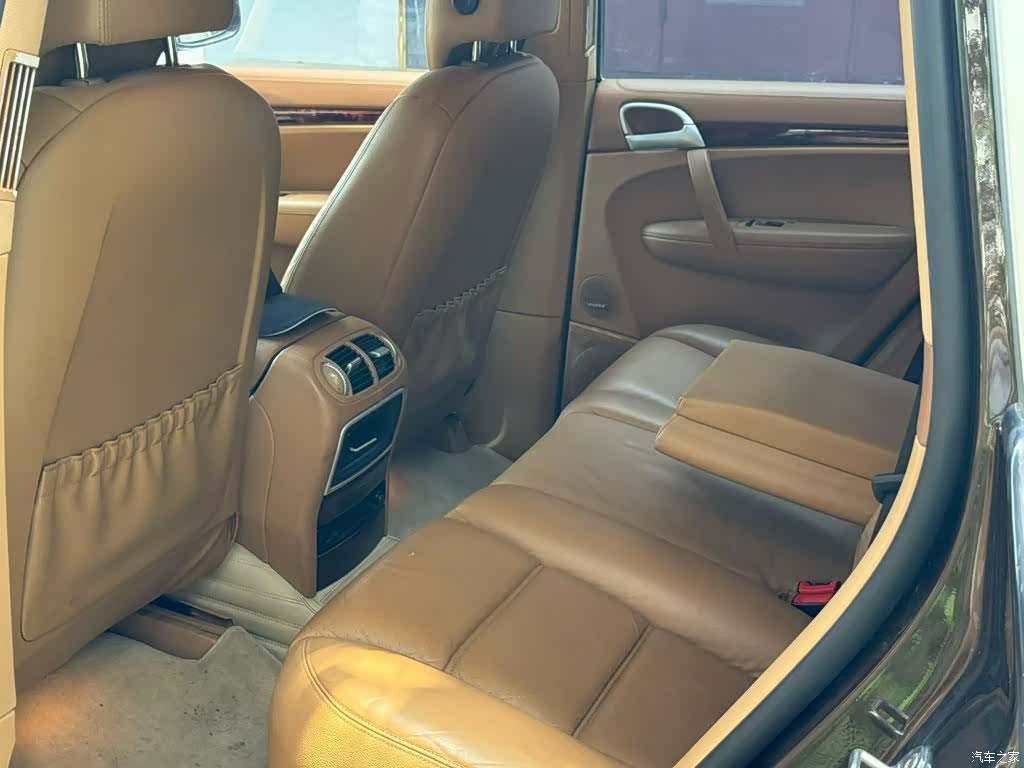 Porsche Cayenne, 2010 6