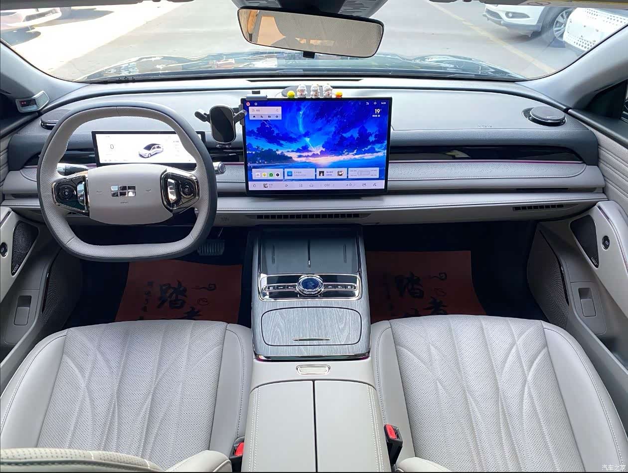 Geely 8, 2025 8
