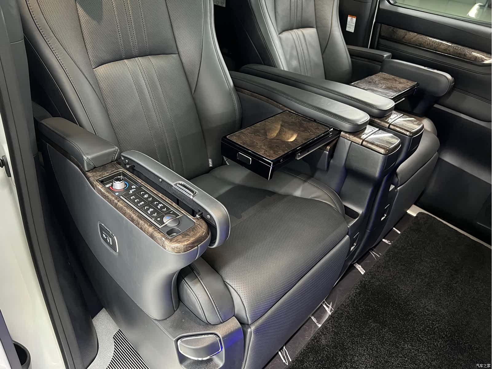 Toyota Alphard, 2018 14