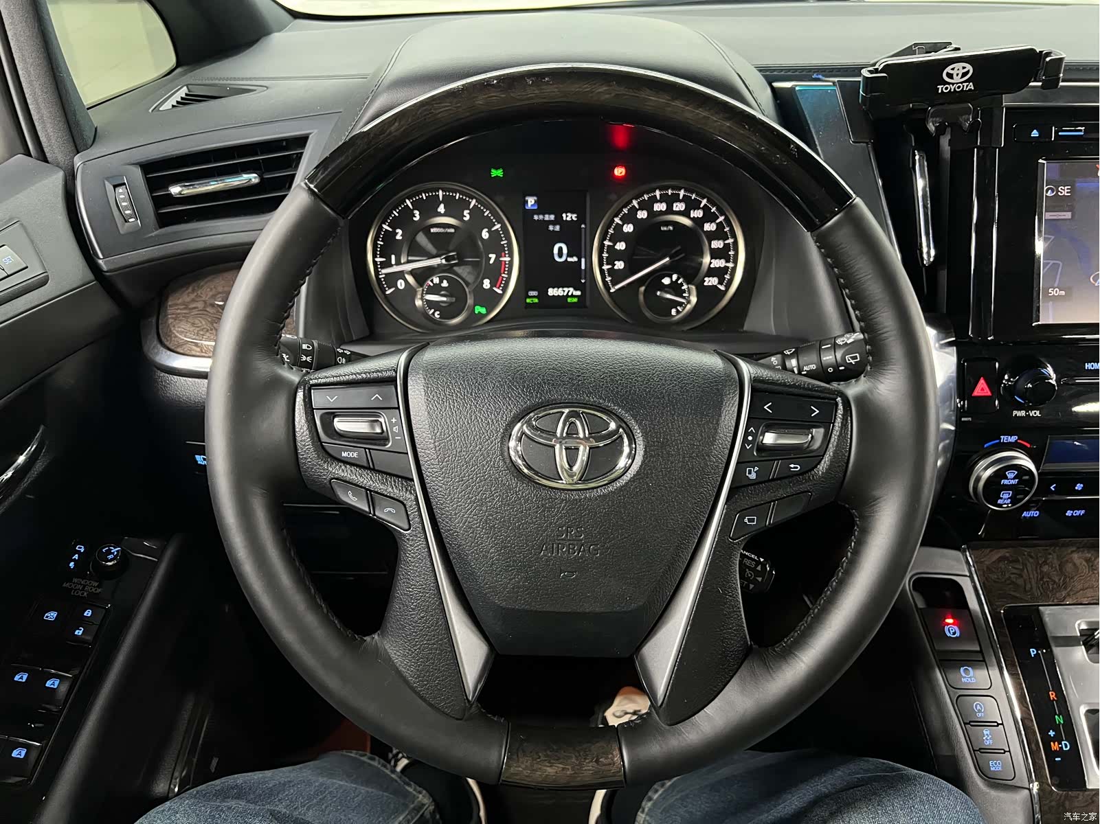 Toyota Alphard, 2018 21