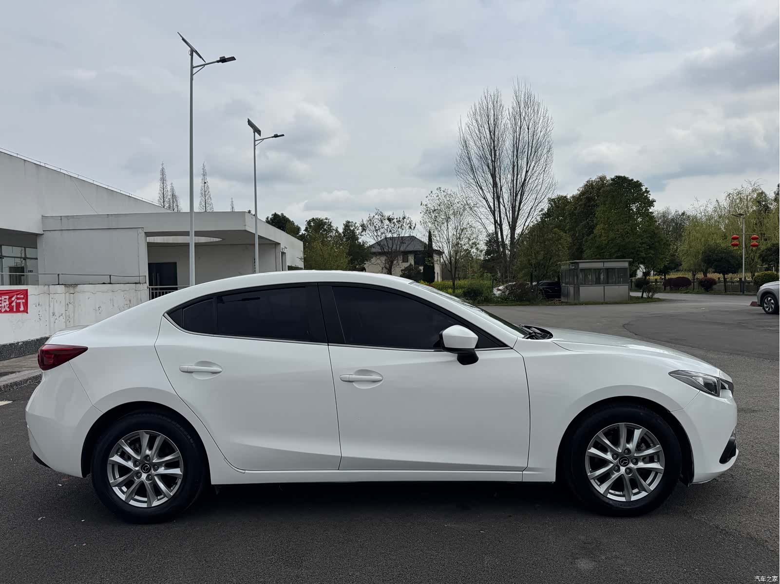 Mazda Mazda3, 2015 8