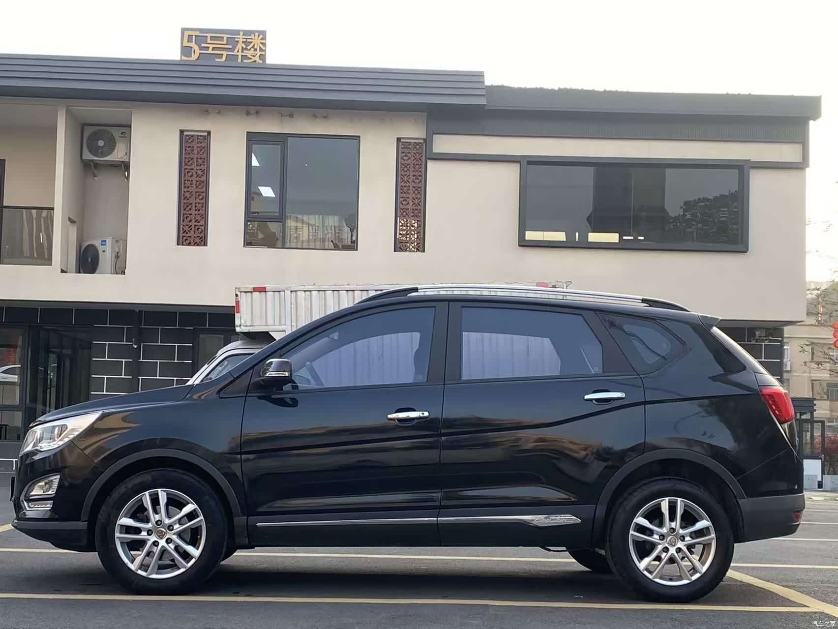 Wuling 560, 2016 7
