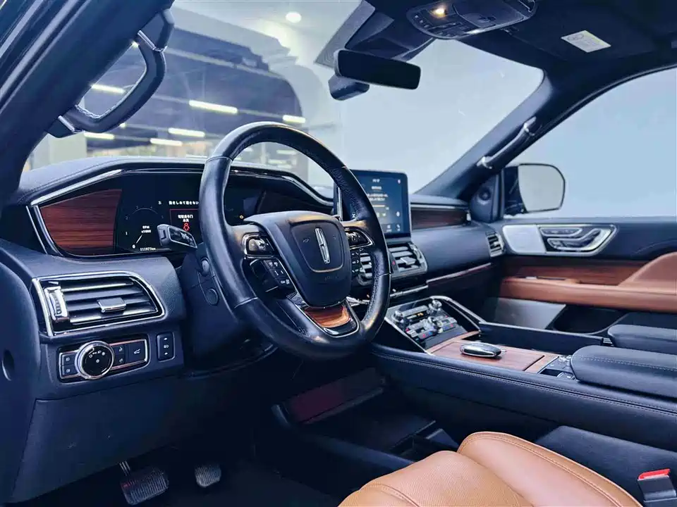Lincoln Navigator