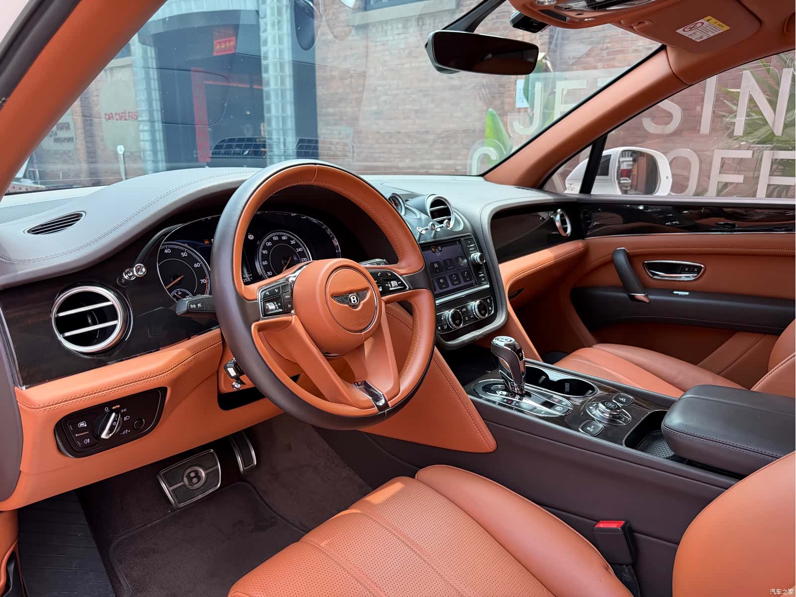 Bentley Bentayga, 2019 7