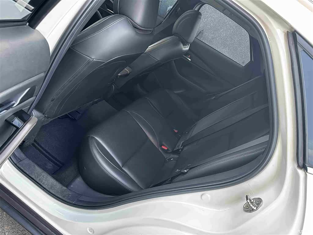 Mazda CX-30, 2021 все фото