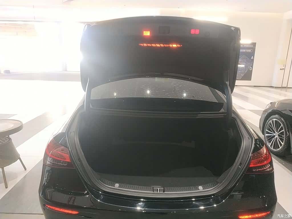 Mercedes-Benz E-Class, 2021 15