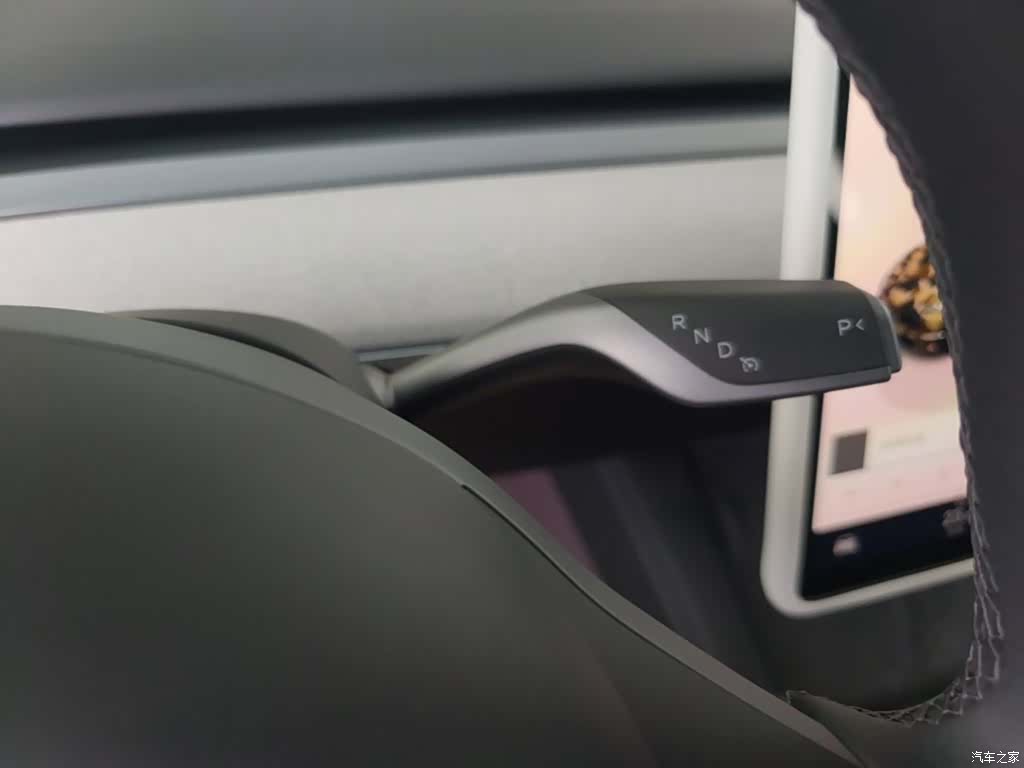 Tesla Model Y, 2024 14