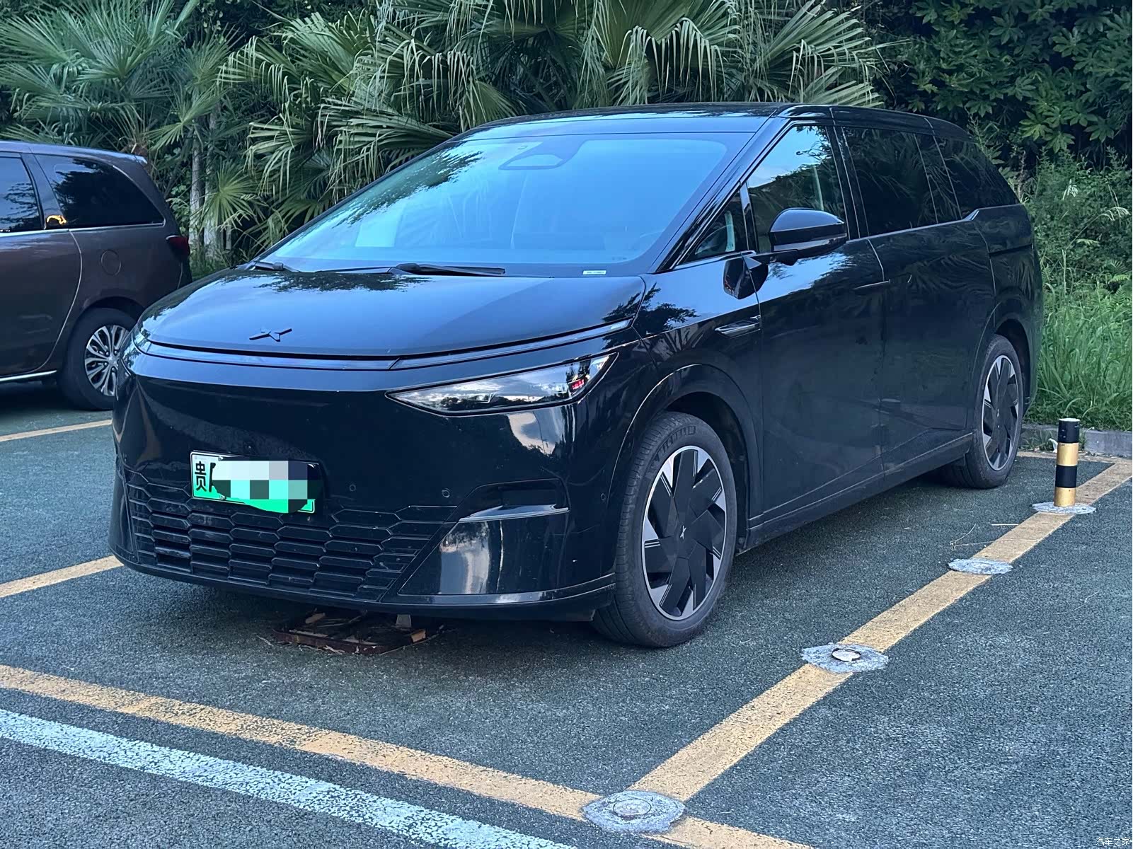 Xpeng X9, 2024 1