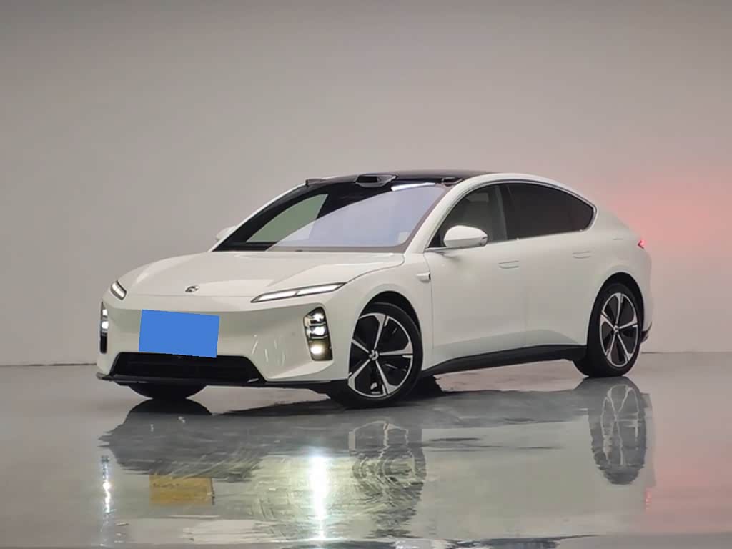 NIO ET5