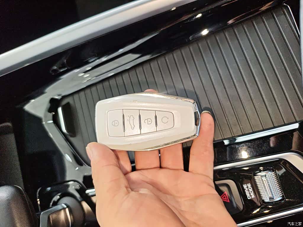 Geely Preface, 2024 17