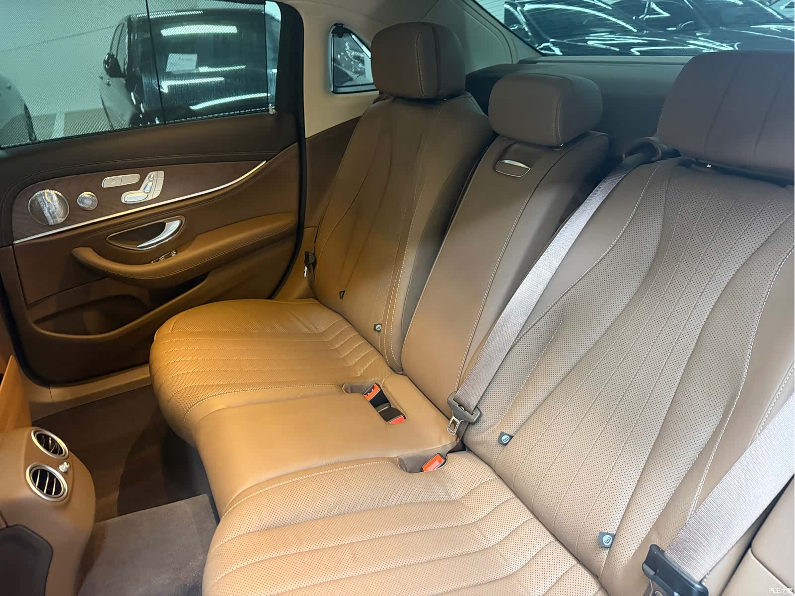 Mercedes-Benz E-Class, 2020 11