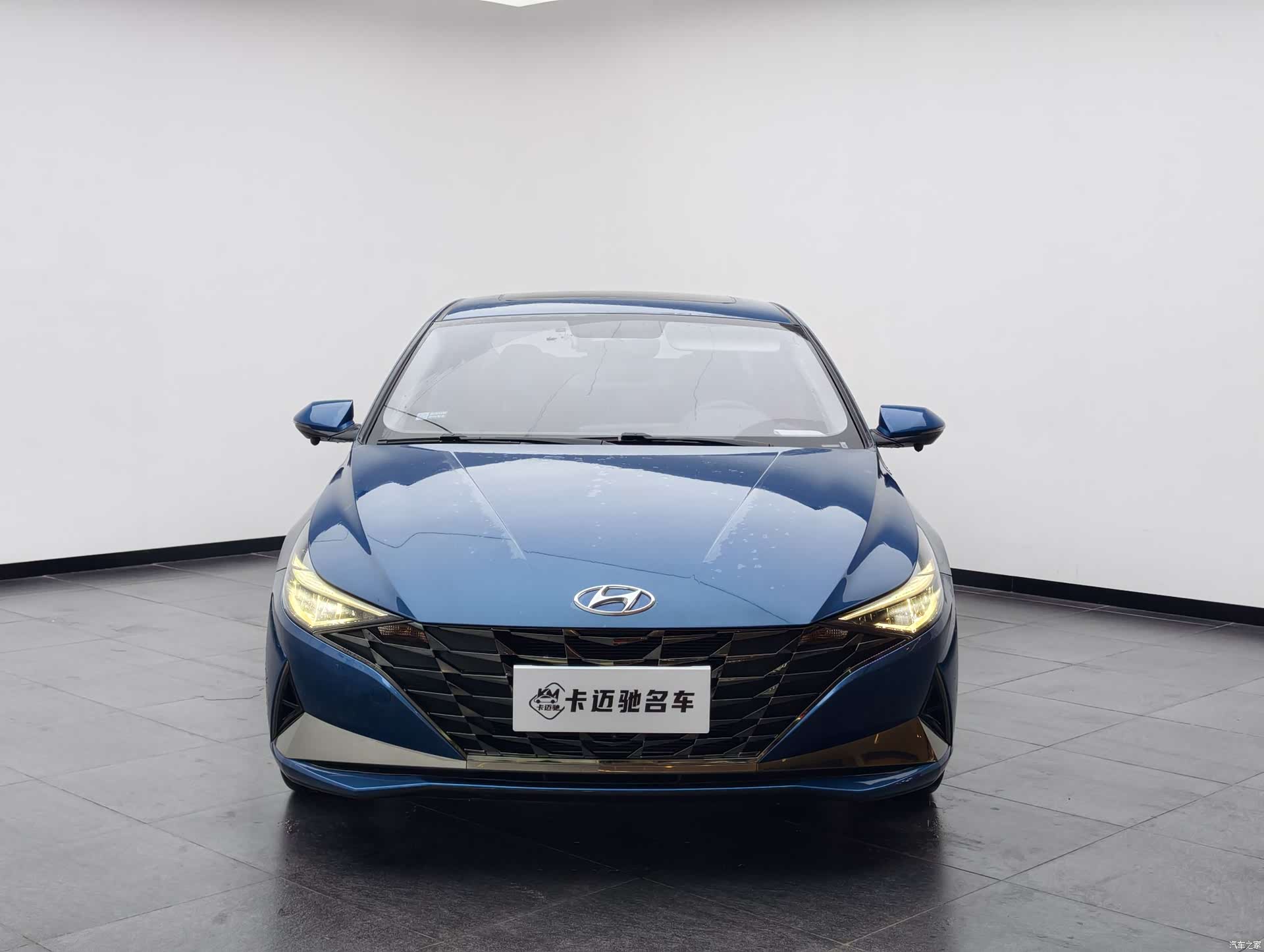 Hyundai Elantra, 2022 3