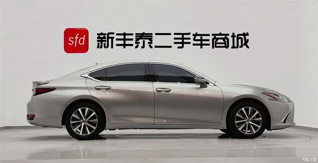 Lexus ES, 2021 3