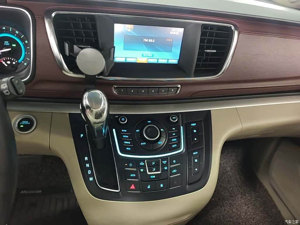 Buick GL8, 2016 20