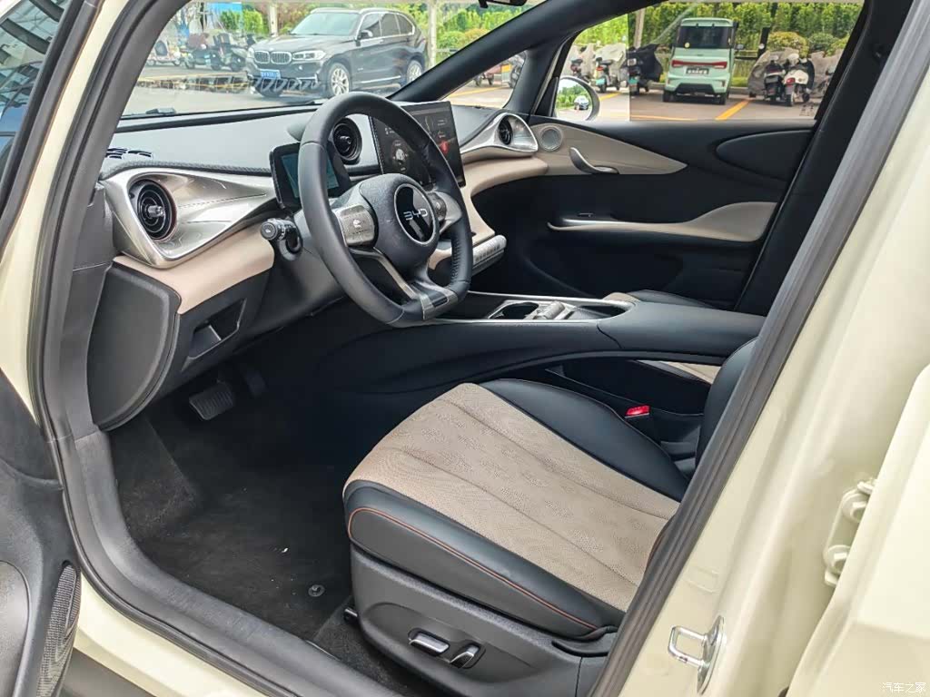 BYD Dolphin, 2025 все фото